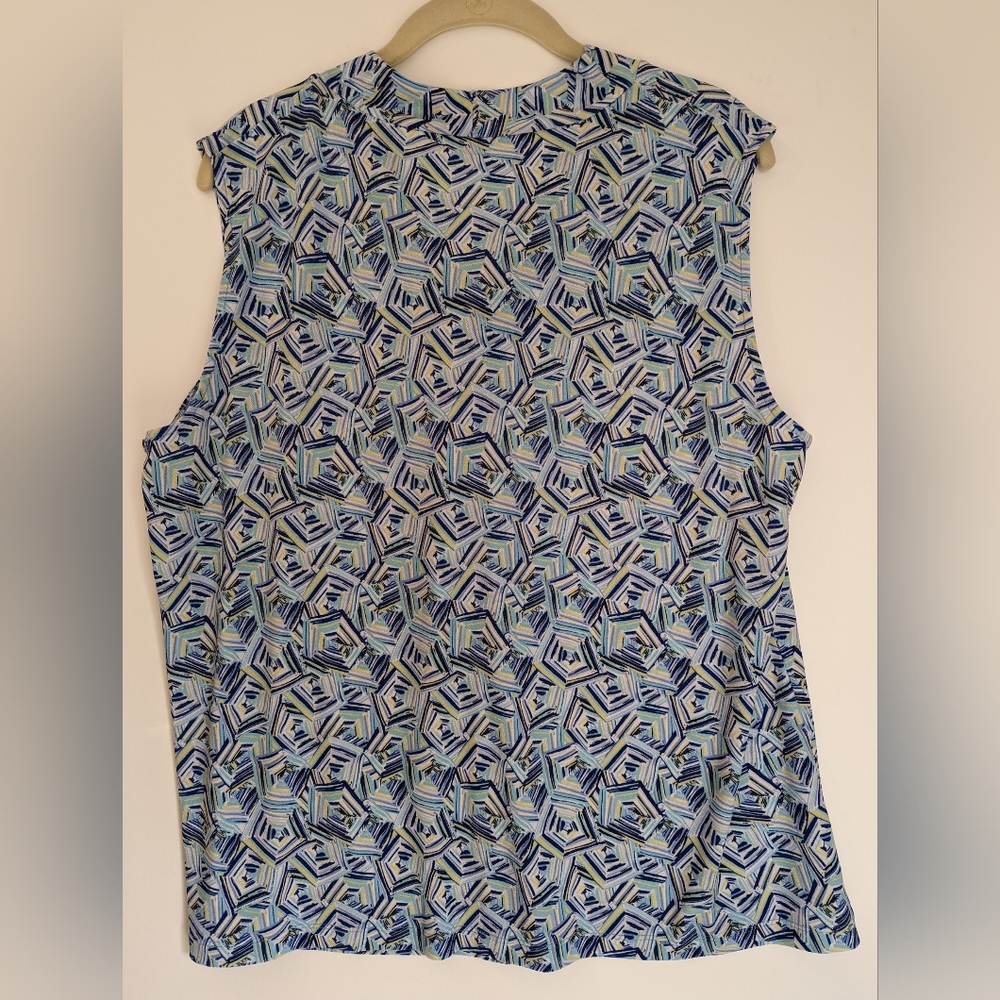 Talbots Twist V-Neck Sleeveless Top ~ Blue & Yellow Geo Print   Size 2X - Picture 2 of 5
